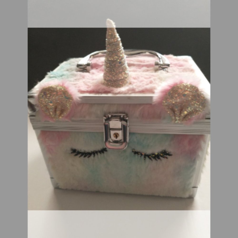 Unicorn Plush Cosmetic MakeUp Carrying Case - No Key